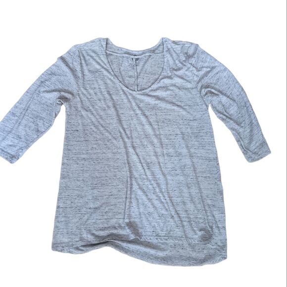 🛍️ GRAY 3/4 SLEEVE TEE WITH DETAIL - Picture 1 of 2